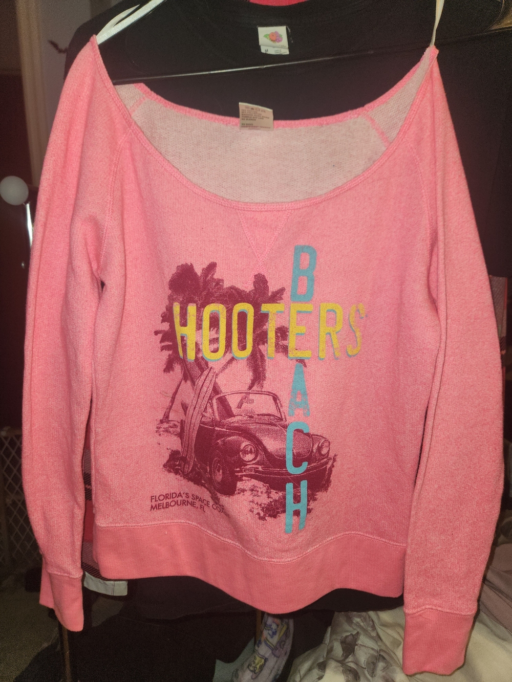 Hooters Pink Beach Graphic Women’s Sweatshirt